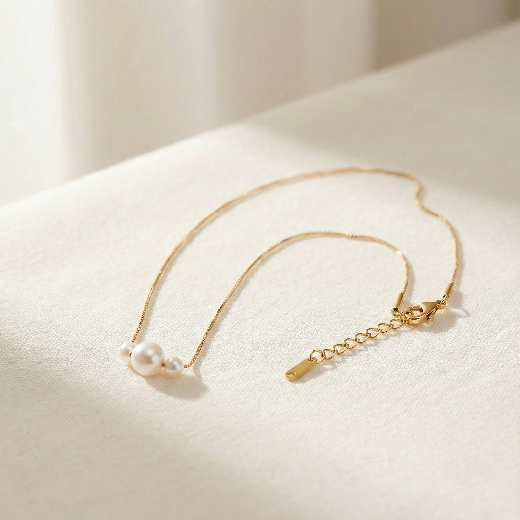 Pearl Trio Necklace in Gold